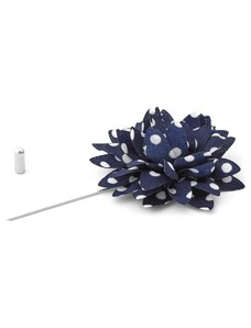 Warren Asher Boutonnière à fleur bleu marine à pois