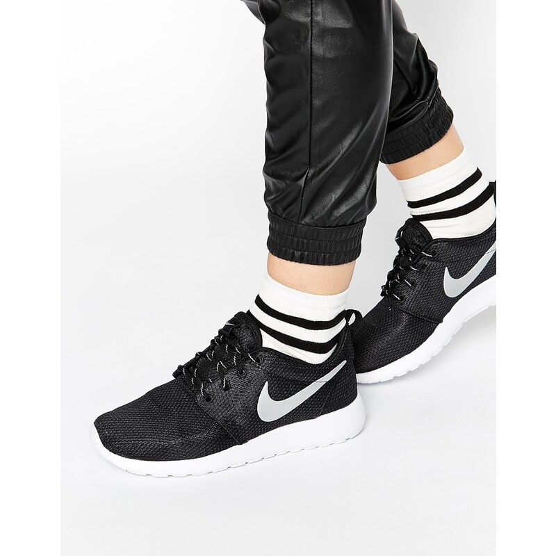 Nike - Roshe Run - Baskets - Noir - Noir