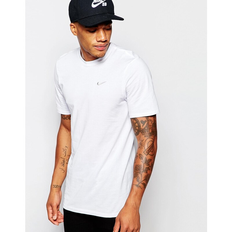 Nike - T-shirt avec virgule brodée - Blanc