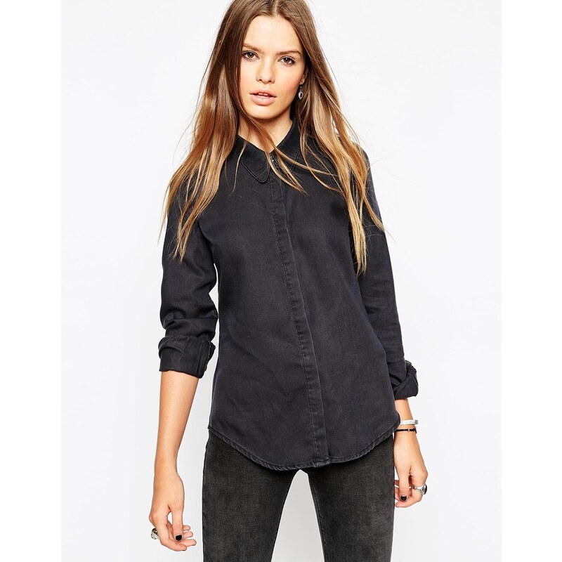 ASOS - Chemise en jean avec col pointu - Noir délavé - Noir