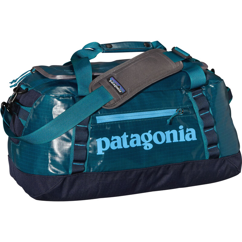 Patagonia Black Hole 45 L duffle bag underwater blue