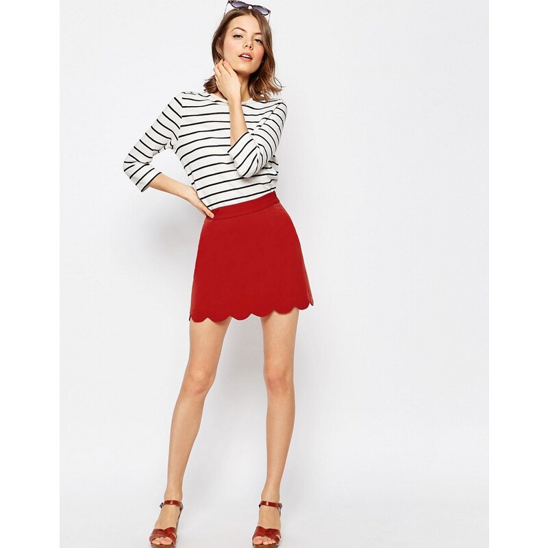 ASOS - Mini jupe trapèze à ourlet festonné - Rouge