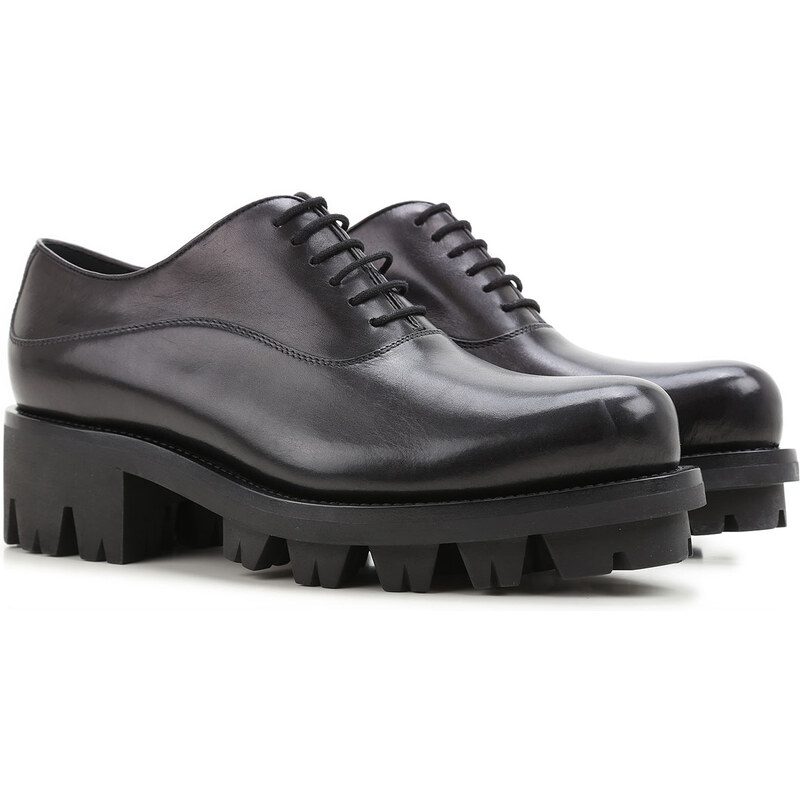 Chaussures à lacets compensées Prada en Cuir noir
