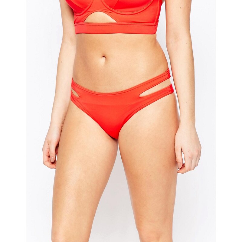 Exclusivité ASOS FULLER BUST - Bas de bikini avec découpes sur les côtés - Rouge