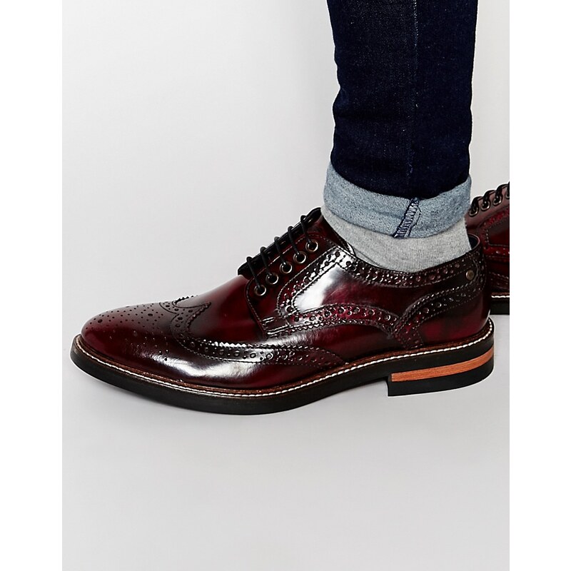 Base London - Woburn - Chaussures richelieu en cuir ultra brillant - Rouge