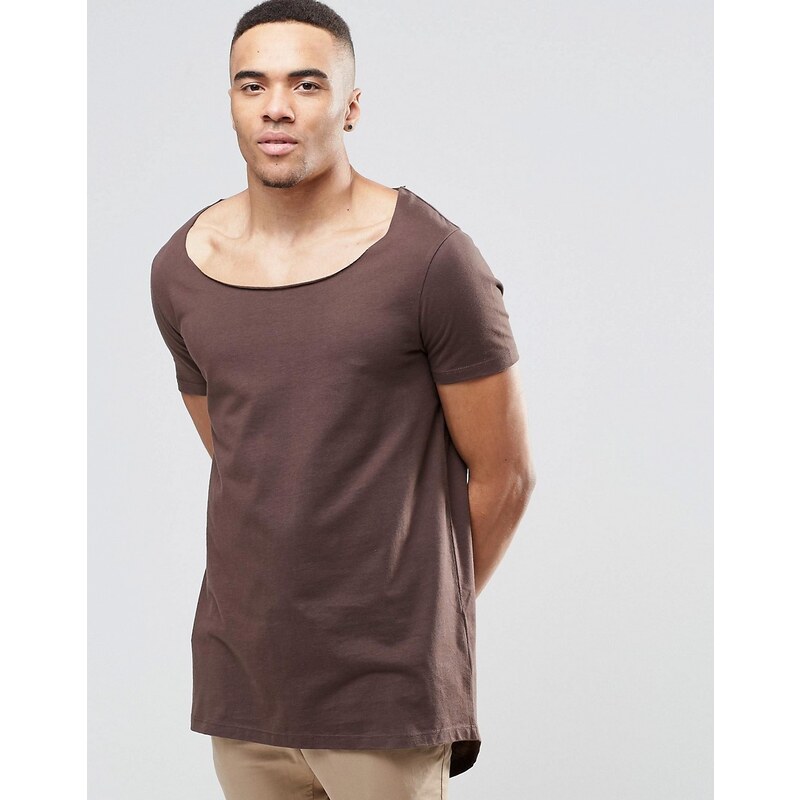 ASOS - T-shirt super long avec encolure drapé et ourlet arrière asymétrique fendu - Marron