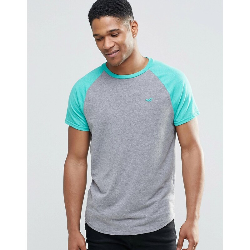 Hollister - T-shirt cintré avec manches raglan contrastantes - Gris - Gris