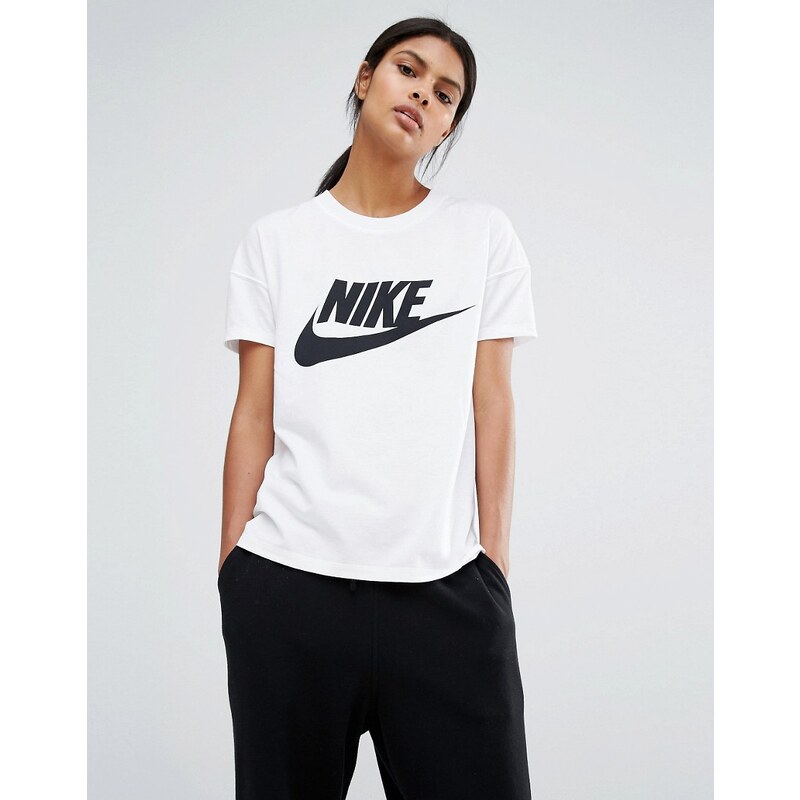 Nike - Signal - T-shirt à manches courtes avec grand logo - Blanc