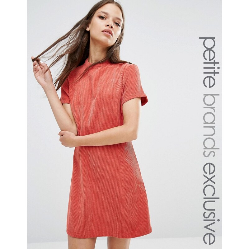 Fashion Union Petite - Kent - Robe fourreau texturée à col haut - Rouge