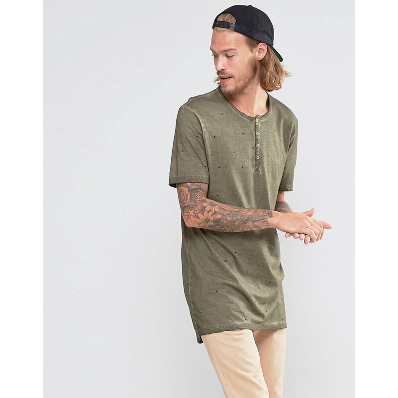 ASOS - T-shirt super long à col grand-père et marques d'usure - Vert