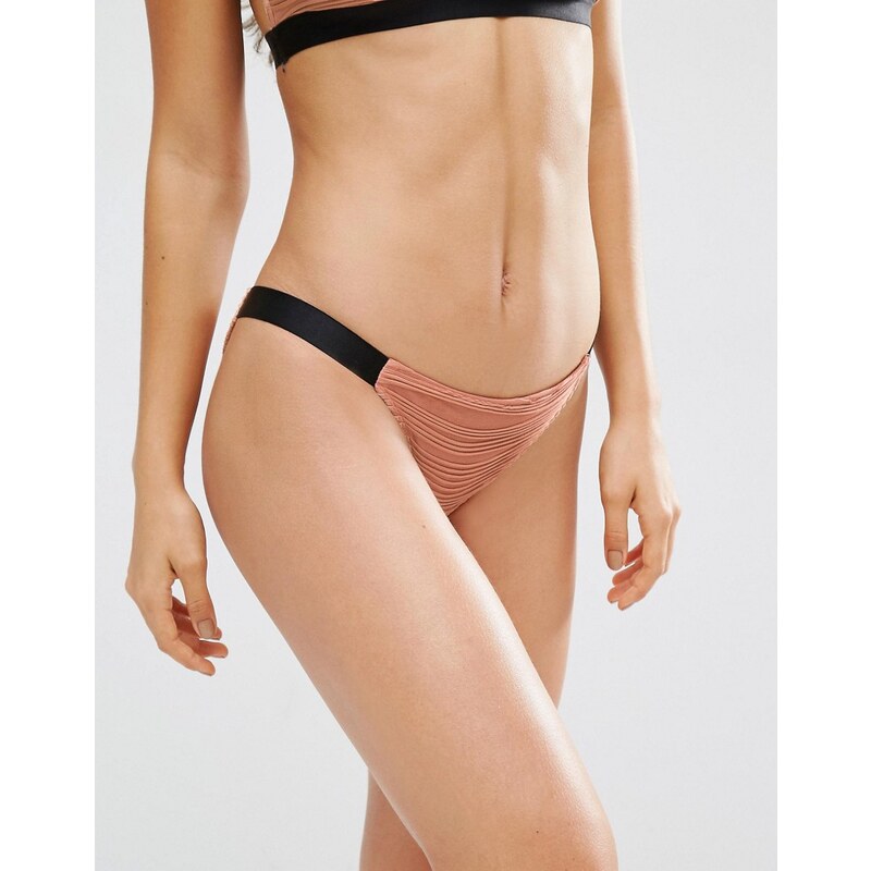 ASOS - Bas de bikini coupe tanga avec élastiques contrastants et texturés - Multi