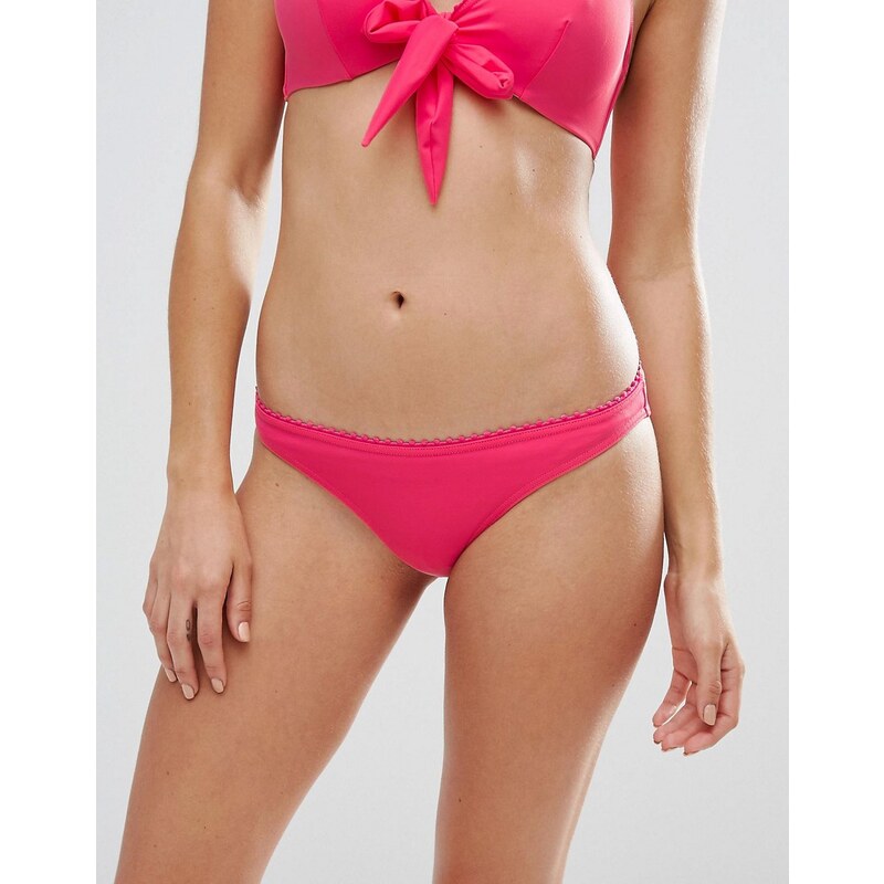 Exclusivité ASOS FULLER BUST - Bas de bikini avec bordure ornée de picots - Rose