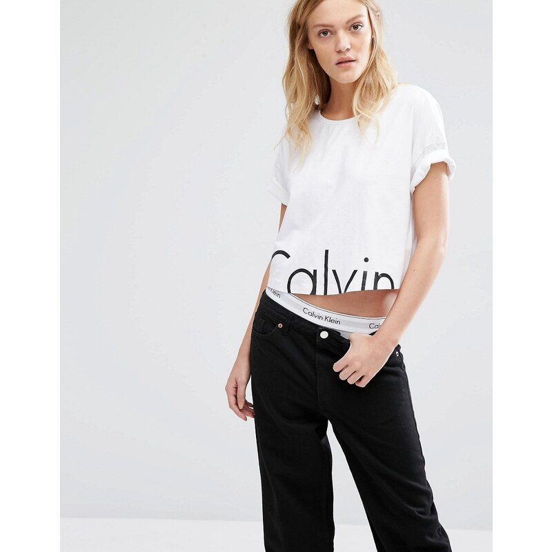 Calvin Klein - T-shirt droit avec logo sur le bas - Blanc