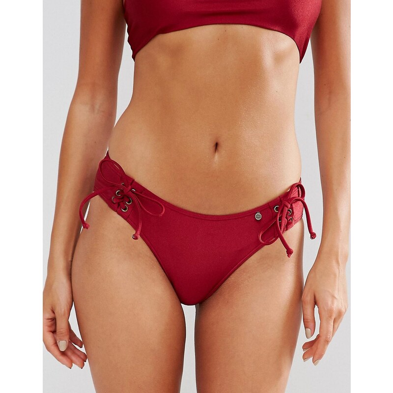 All About Eve - Bas de bikini taille basse avec motifs croisillons - Rouge