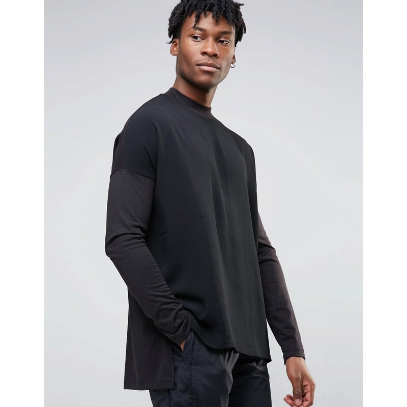 ASOS - T-shirt ultra oversize à manches longues avec empiècement en crêpe - Noir