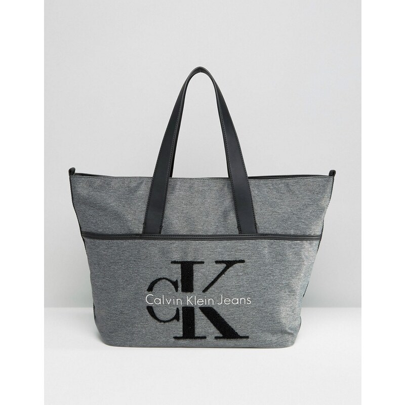 Calvin Klein - Grand sac fourre-tout à logo - Gris - Gris