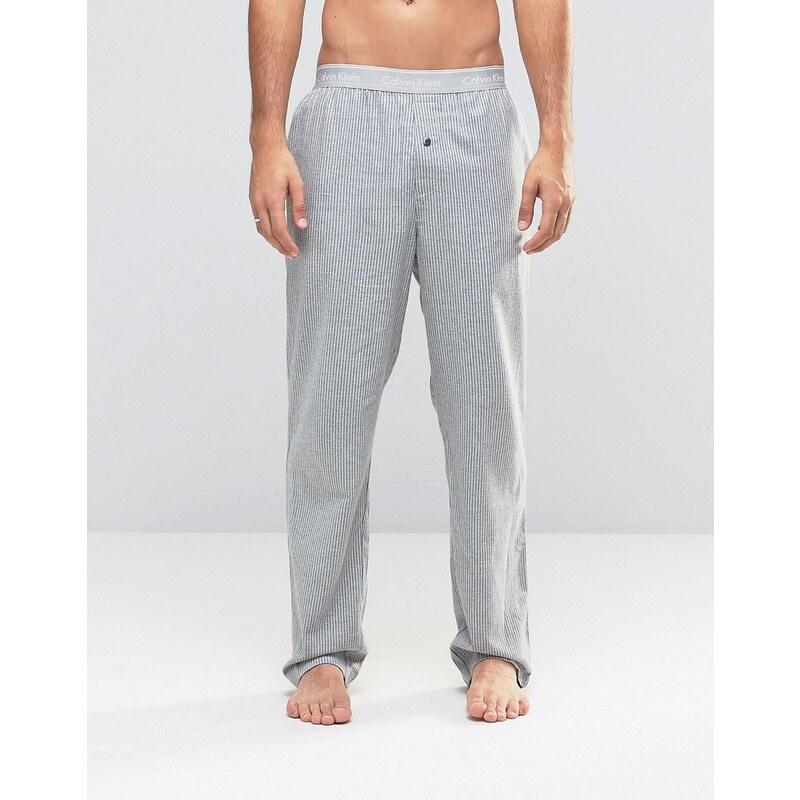 Calvin Klein - Pantalon confort coupe classique en tissu - Gris