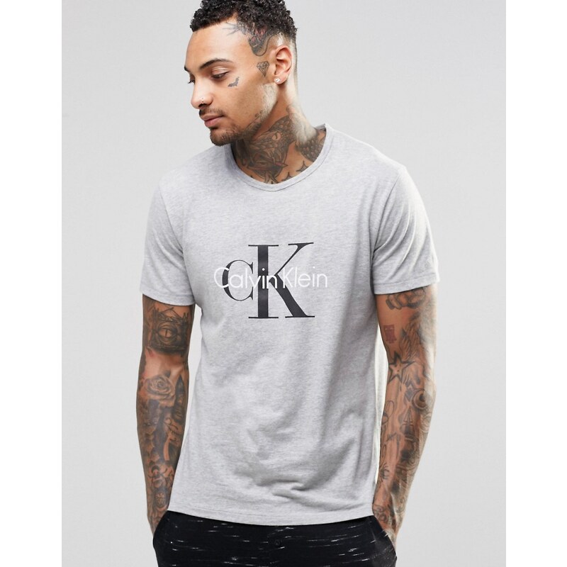 Calvin Klein - T-shirt cintré à manches courtes et logo - Gris