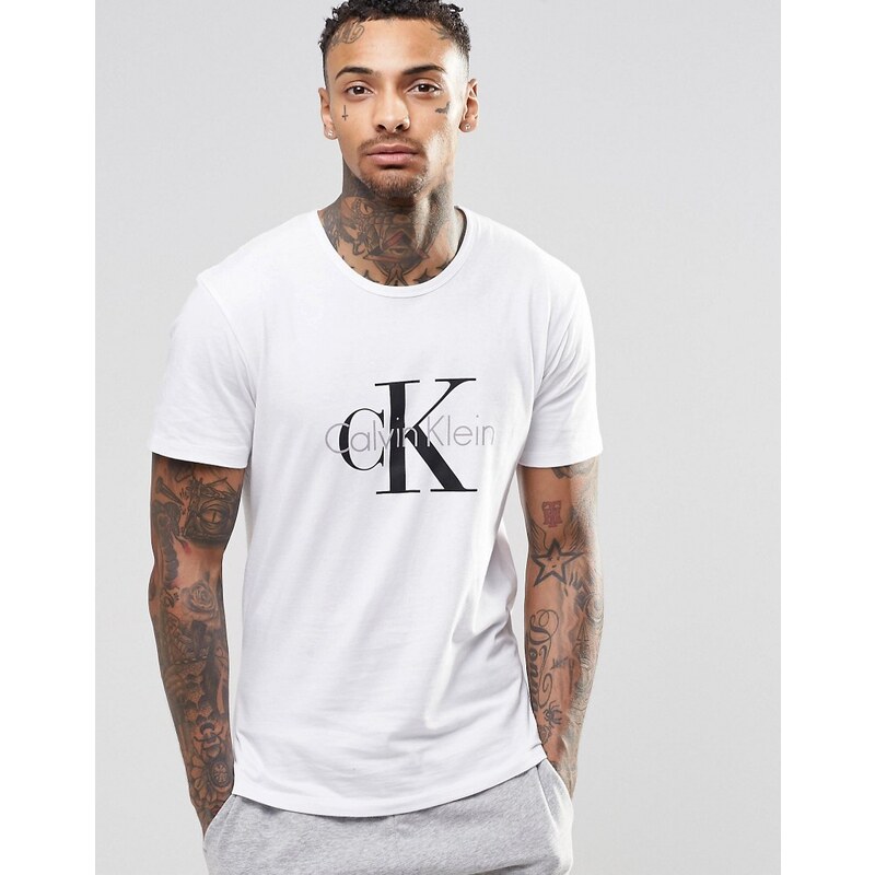 Calvin Klein - T-shirt cintré à manches courtes et logo - Blanc