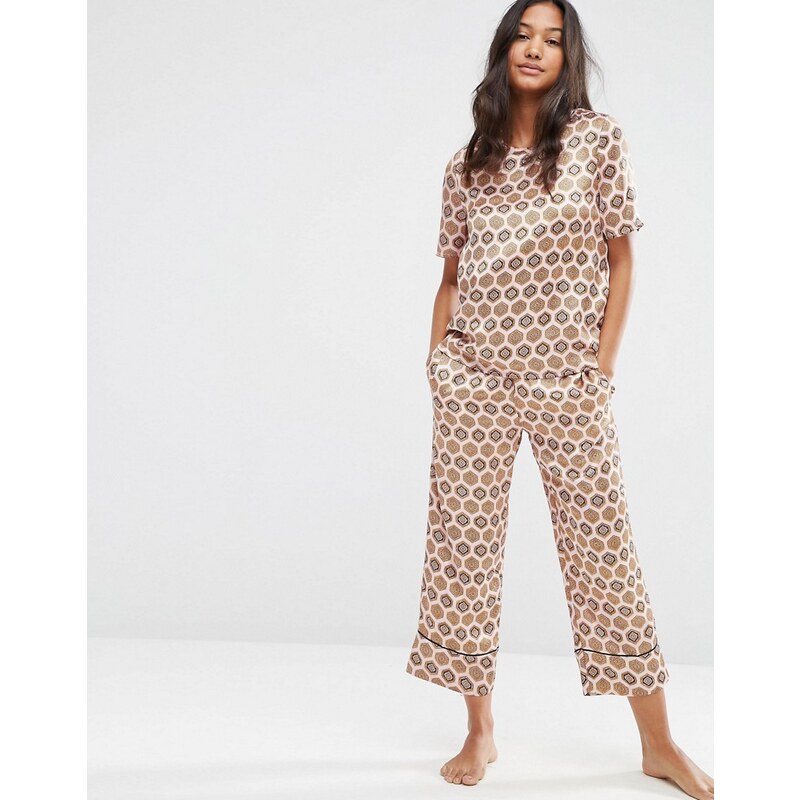 ASOS - Ensemble de pyjama t-shirt et jupe-culotte en satin à imprimé mosaïque - Multi