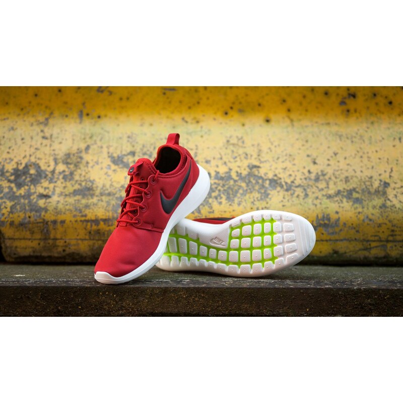 Nike Roshe Two Gym Red/ Black-Sail-Volt