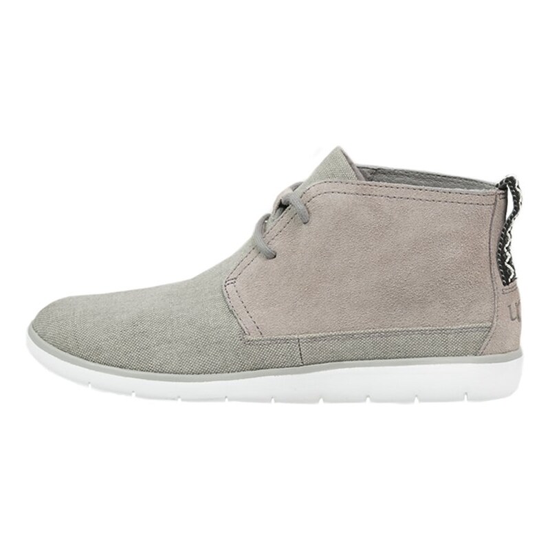 UGG FREAMAN Chaussures à lacets seal