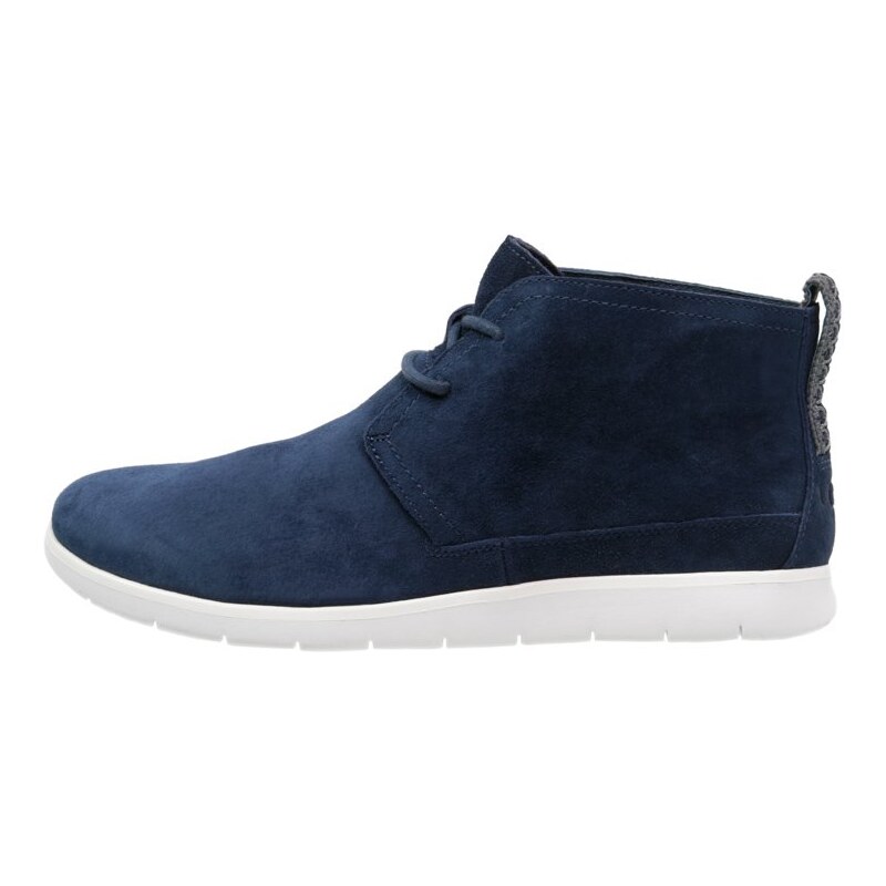 UGG FREAMON Chaussures à lacets new navy