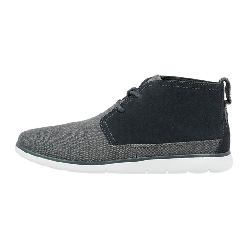 UGG FREAMAN Chaussures à lacets imperial