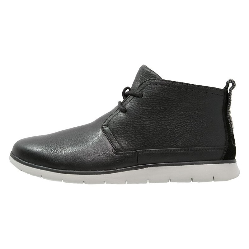 UGG FREAMON Chaussures à lacets black