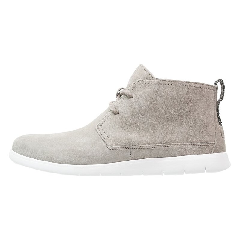 UGG FREAMON Chaussures à lacets seal
