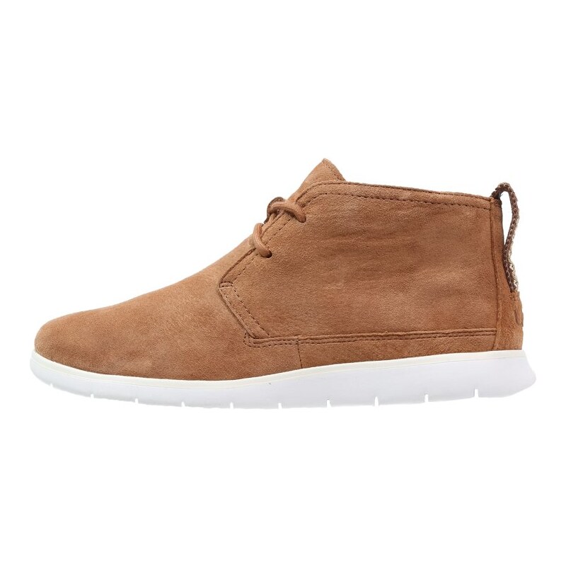 UGG FREAMON Chaussures à lacets chestnut/white