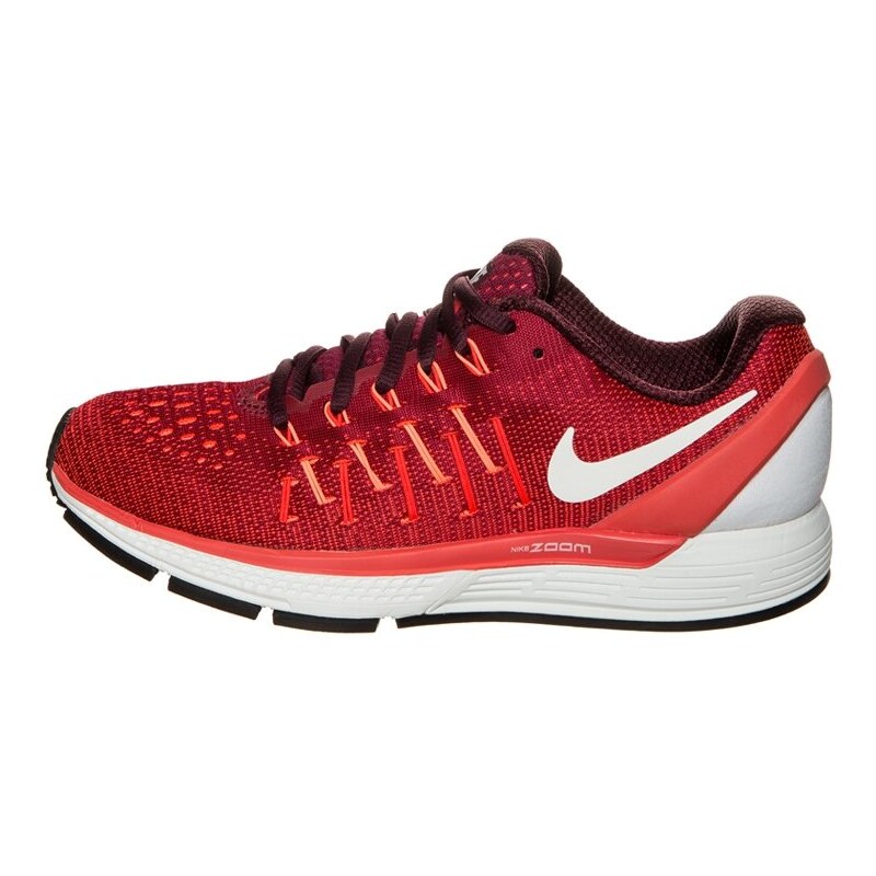 Nike Performance AIR ZOOM ODYSSEY 2 Chaussures de running stables noble red/summit white/bright crimson
